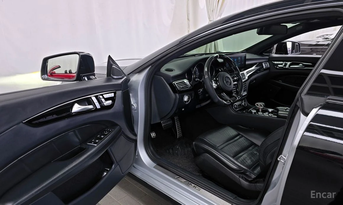 Mercedes-Benz CLS 63 AMG CARBON* HARMAN KARDON* ГЕНЕРАЦИЯ* SOFT* ОБДУХВАНЕ*, снимка 6 - Автомобили и джипове - 54126563