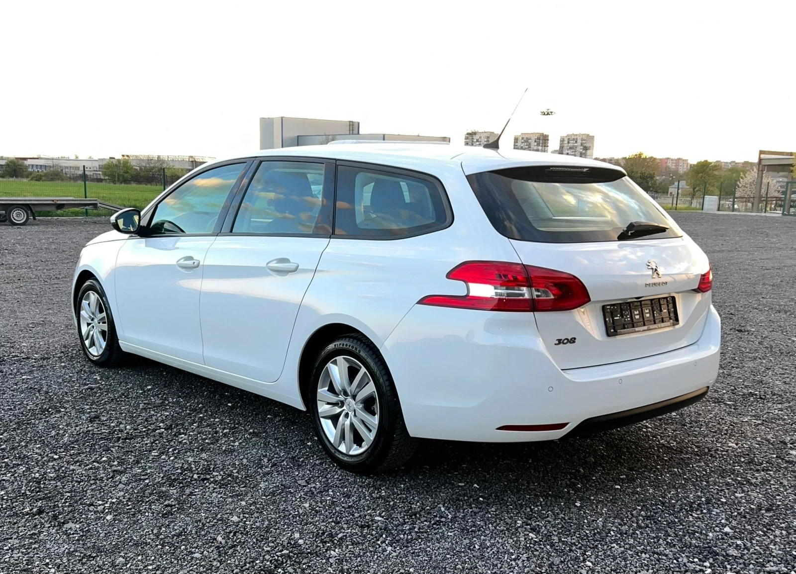 Peugeot 308 1.2i/EURO 6/NAVI | Mobile.bg � ����������� 4