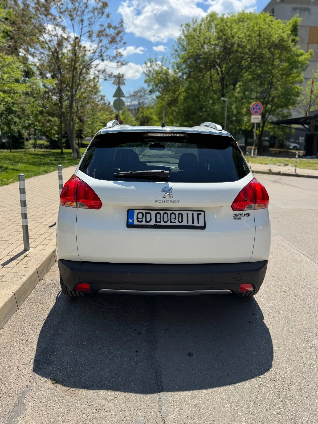 Peugeot 2008 1.6 еHDI Allure, снимка 8 - Автомобили и джипове - 54482665