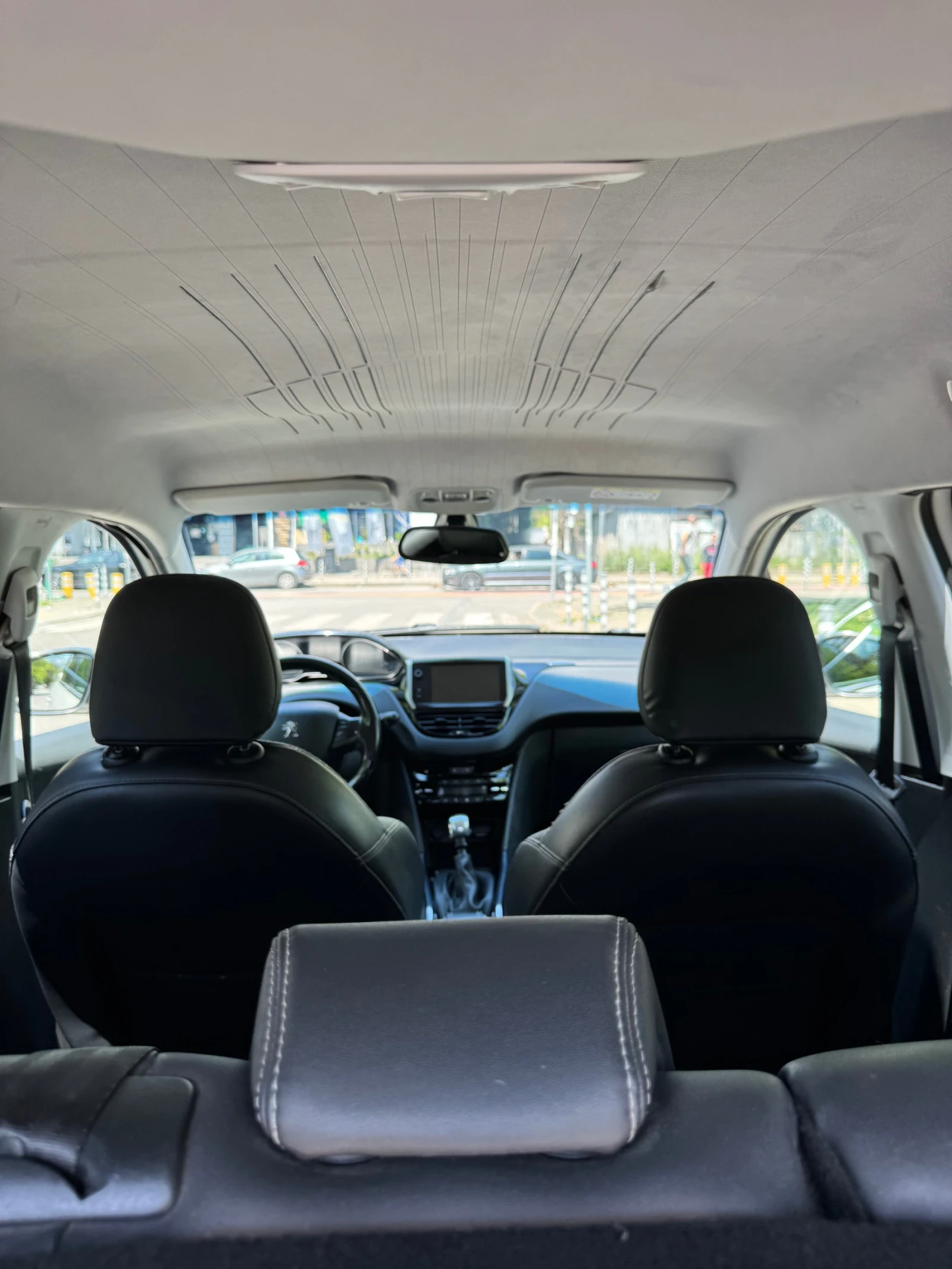 Peugeot 2008 1.6 еHDI Allure, снимка 16 - Автомобили и джипове - 54482665