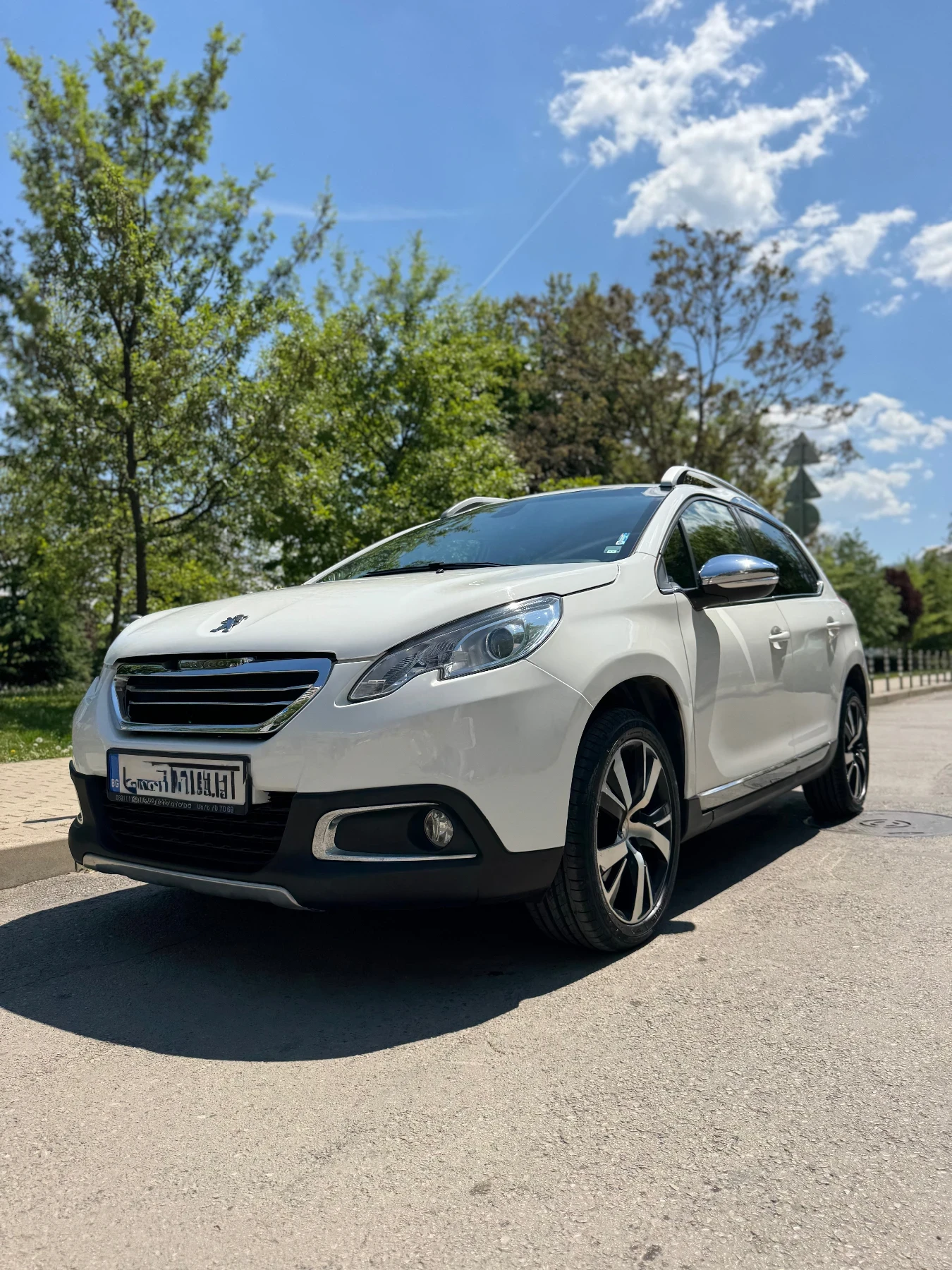 Peugeot 2008 1.6 еHDI Allure, снимка 3 - Автомобили и джипове - 54482665