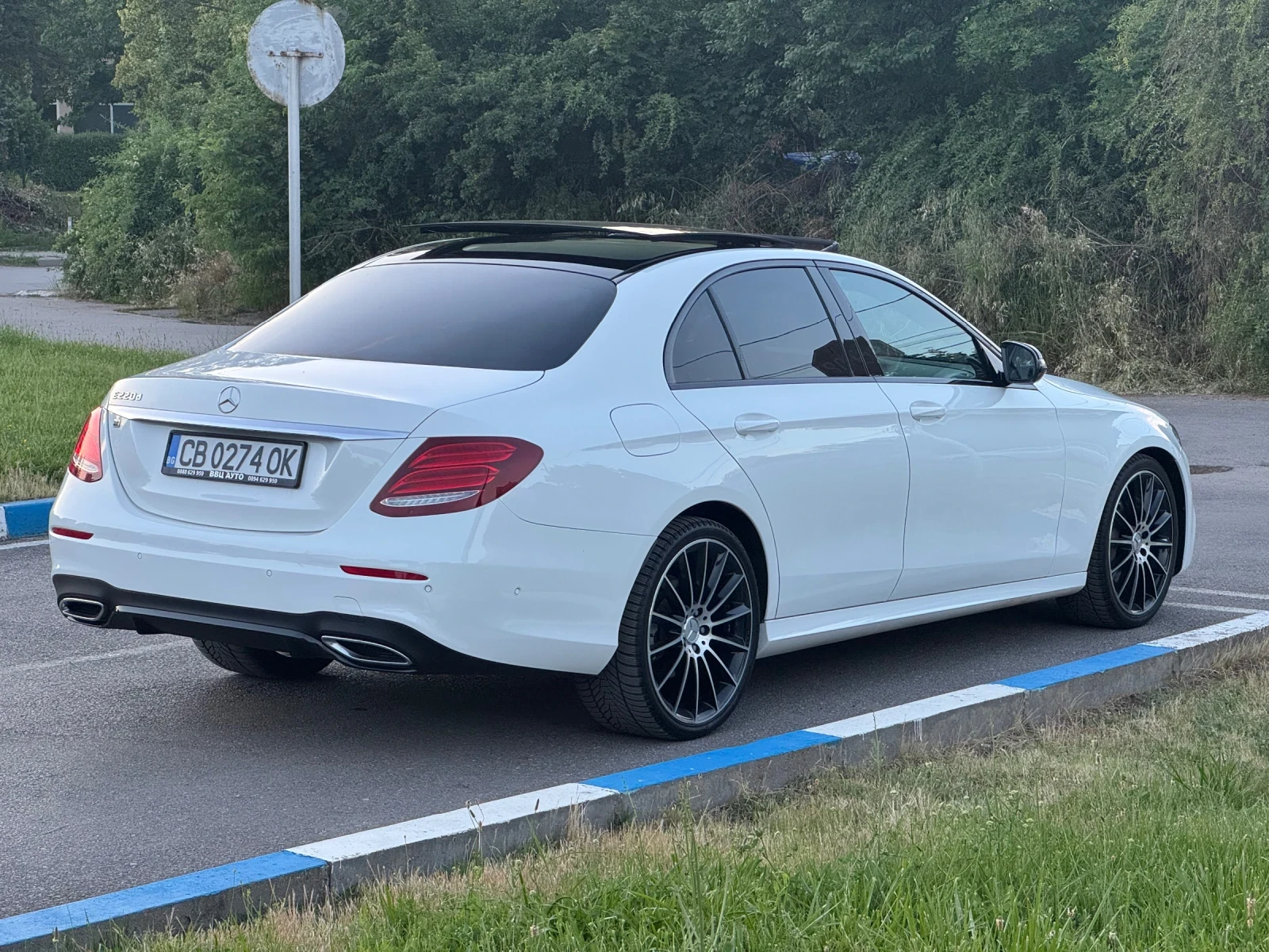 Mercedes-Benz E 220 CDi AMG-Line, снимка 4 - Автомобили и джипове - 55063045