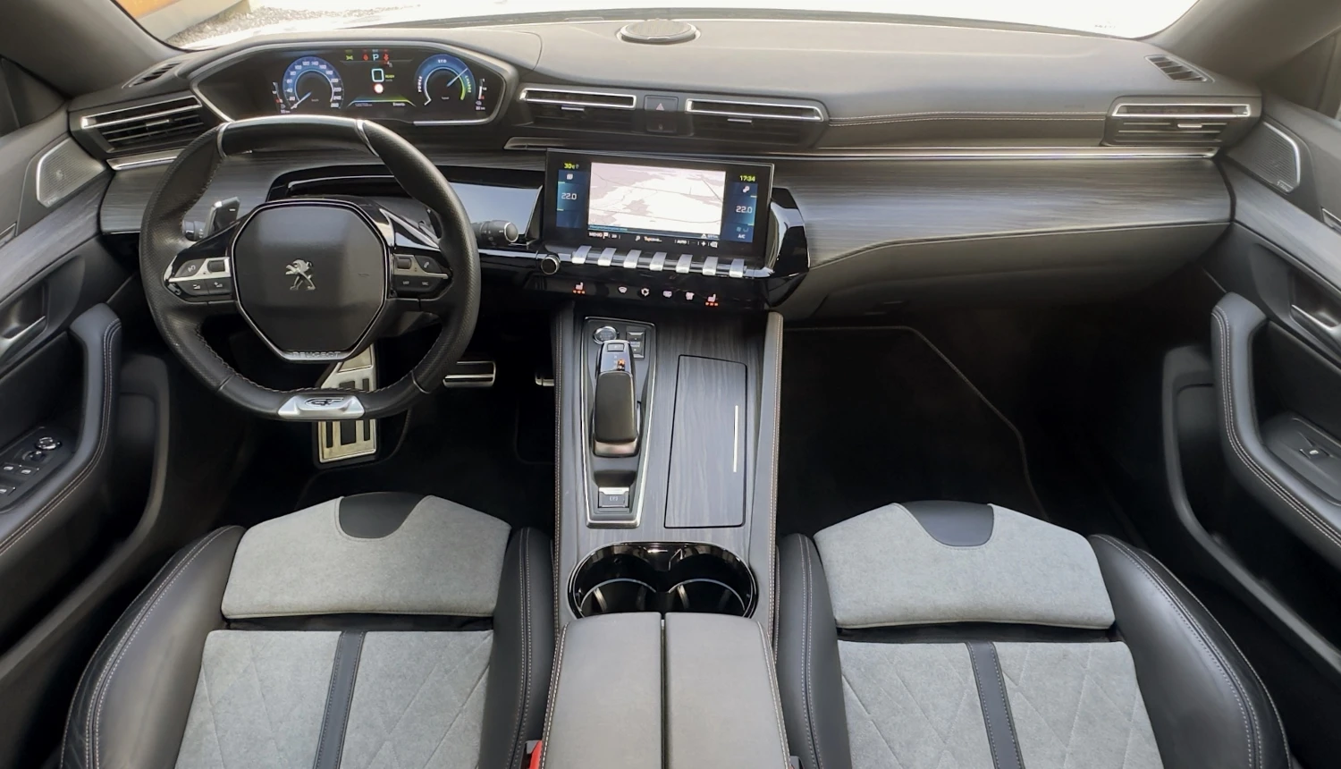 Peugeot 508 GT-Line Plug-in Distronic Focal Панорама Асистенти, снимка 7 - Автомобили и джипове - 55422386