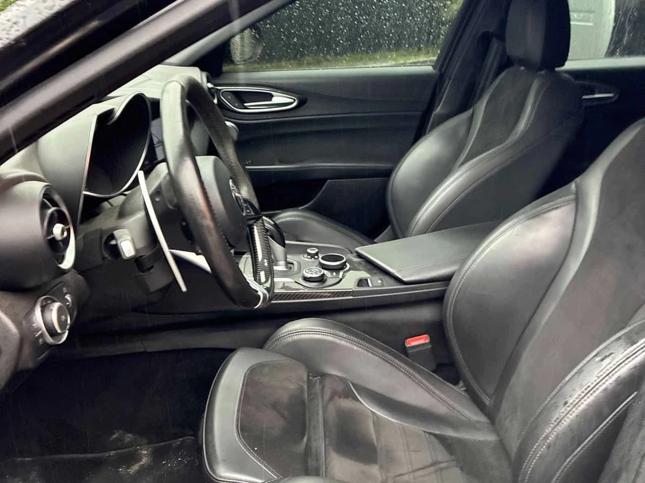Alfa Romeo Giulia * Quadrifoglio * CARFAX * ОПЦИЯ ЗА ФИНАНСИРАНЕ, снимка 13 - Автомобили и джипове - 55547334