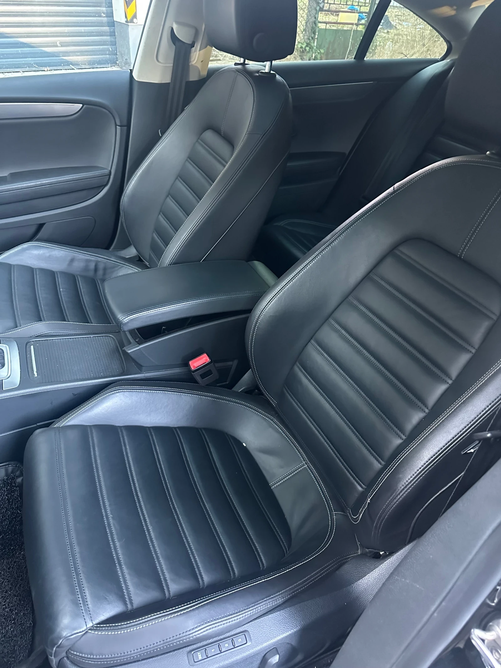 VW CC 2.0TDI Автоматик, снимка 10 - Автомобили и джипове - 56107884