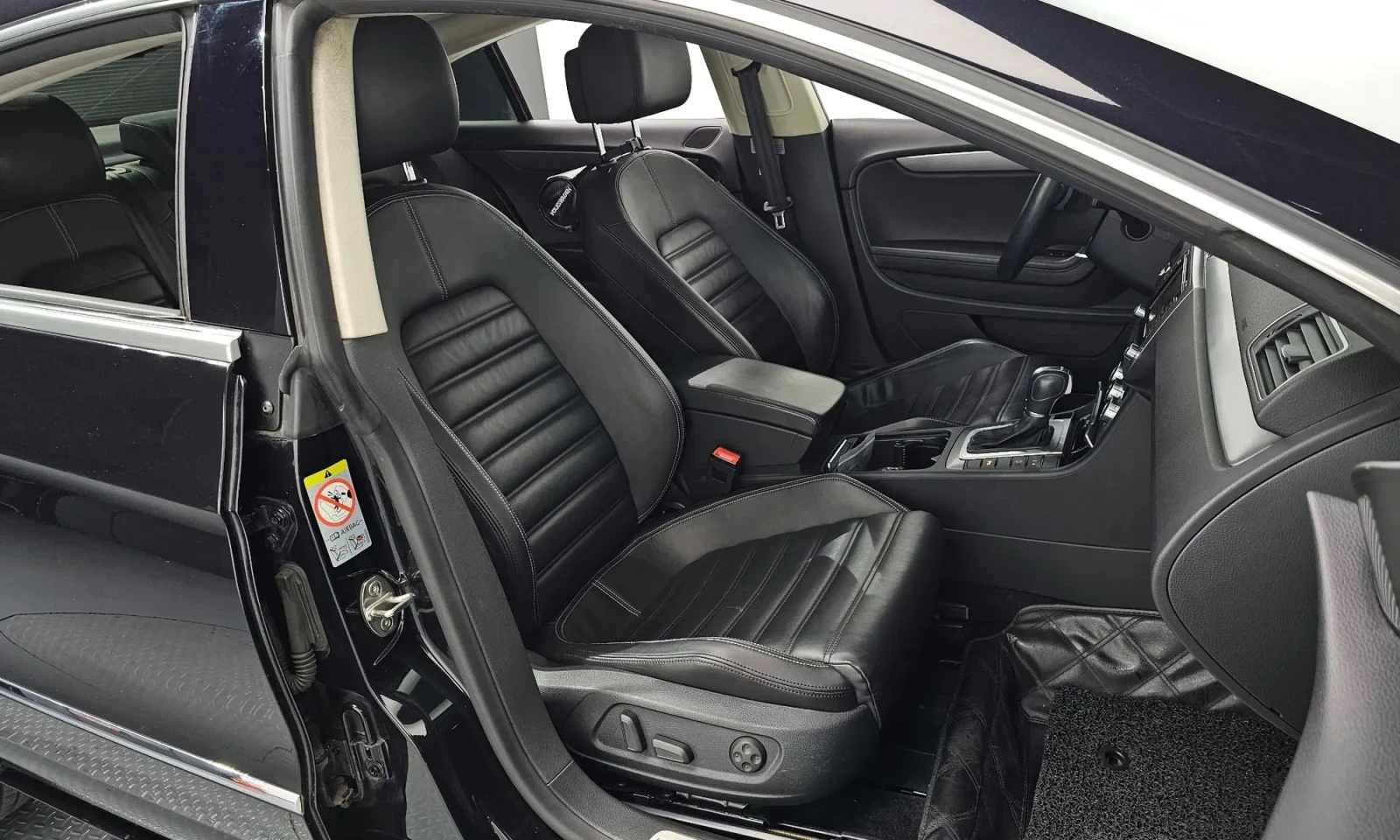 VW CC 2.0TDI Автоматик, снимка 13 - Автомобили и джипове - 56107884