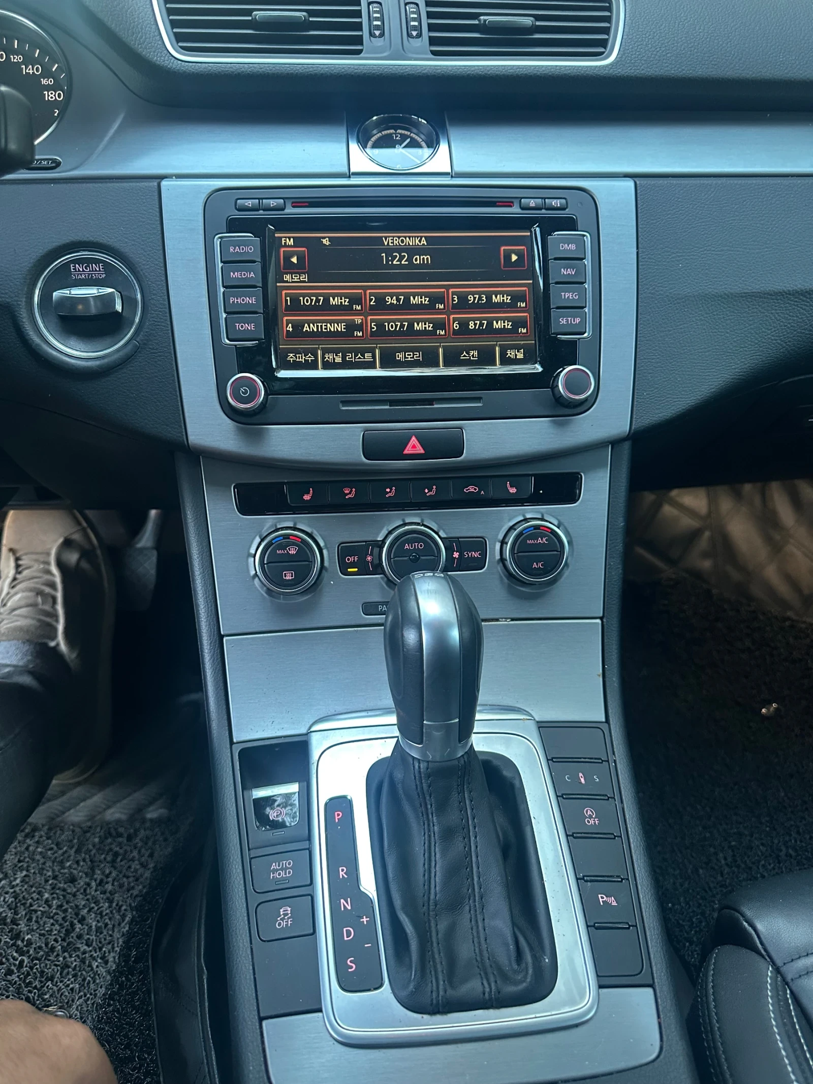 VW CC 2.0TDI Автоматик, снимка 11 - Автомобили и джипове - 56107884