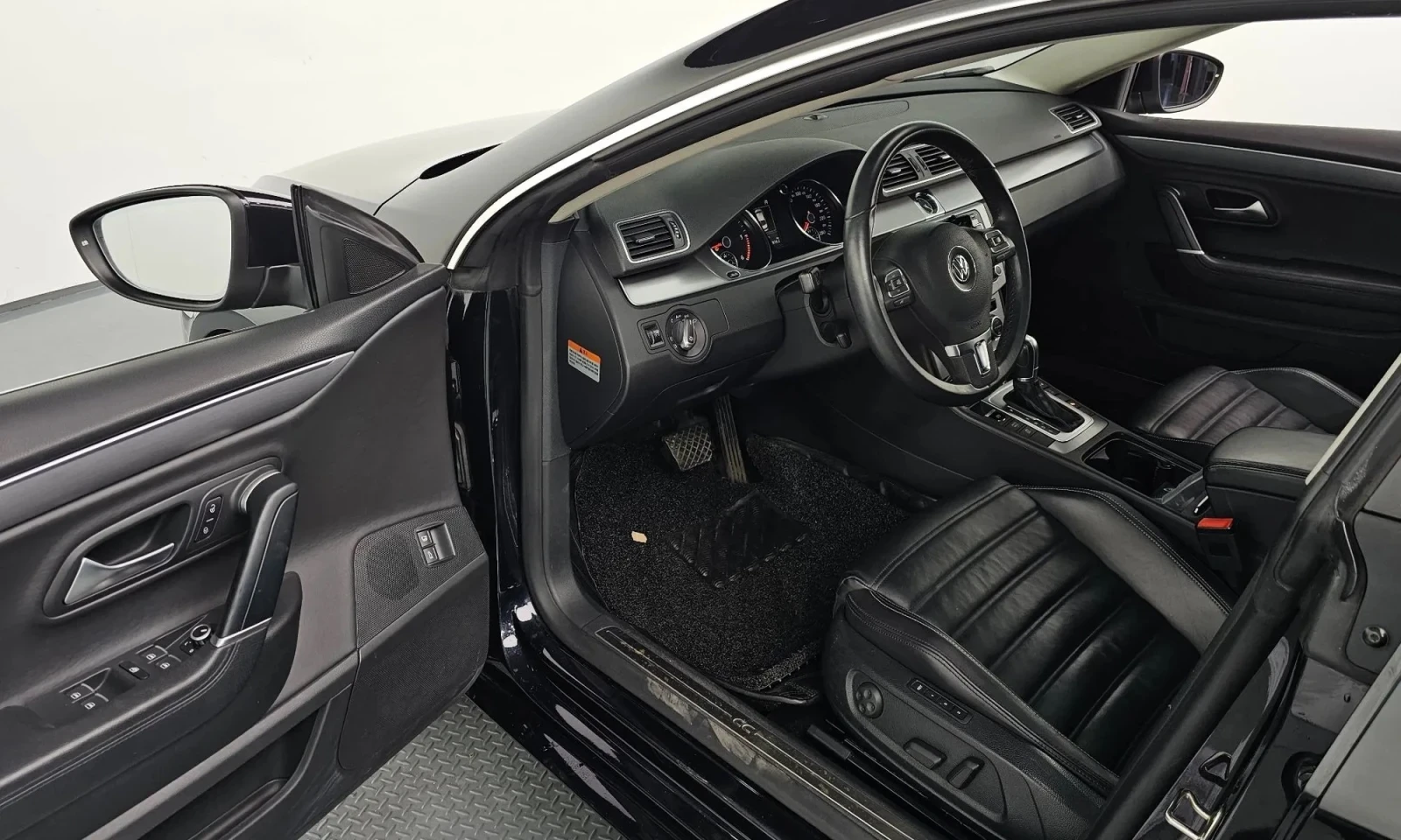 VW CC 2.0TDI Автоматик, снимка 16 - Автомобили и джипове - 56107884