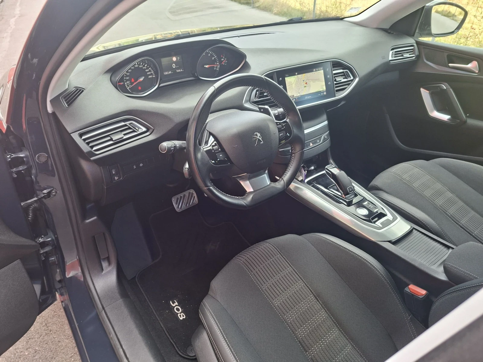 Peugeot 308 1.2 бензин автомат 100хил, снимка 8 - Автомобили и джипове - 56322452
