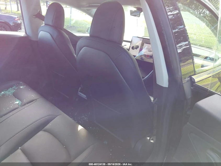 Tesla Model 3 Long Range/Performance, снимка 8 - Автомобили и джипове - 56579260