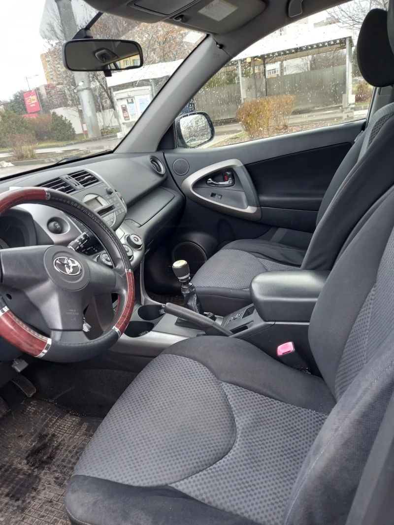 Toyota Rav4 2.2D4D 136 кс , снимка 12 - Автомобили и джипове - 47914277