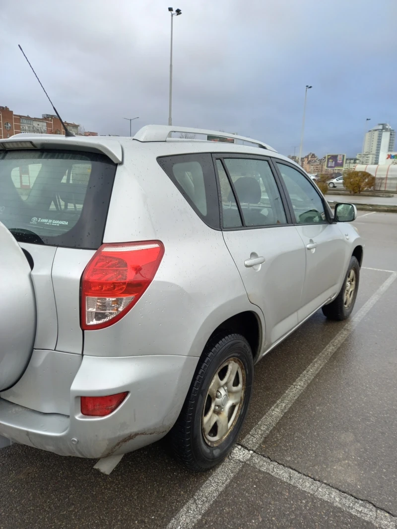 Toyota Rav4 2.2D4D 136 кс , снимка 5 - Автомобили и джипове - 47914277