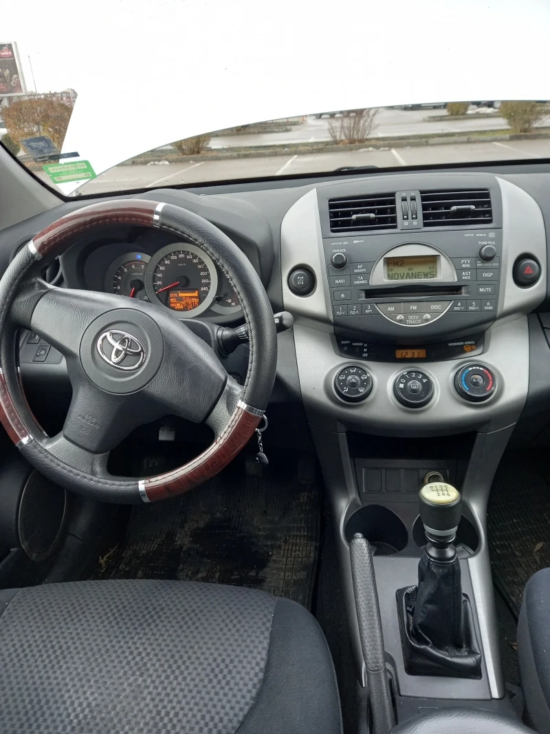 Toyota Rav4 2.2D4D 136 кс , снимка 10 - Автомобили и джипове - 47914277