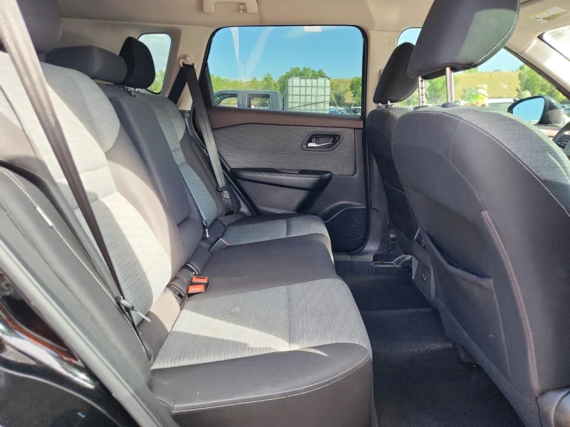 Nissan Rogue, снимка 9 - Автомобили и джипове - 52493842