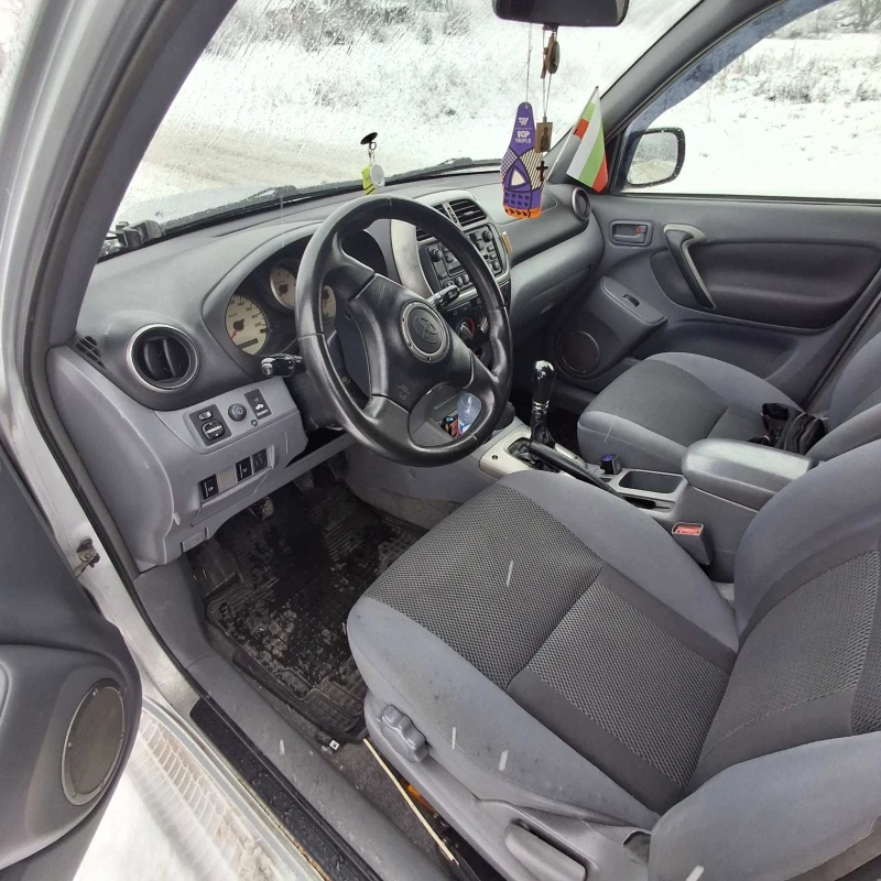 Toyota Rav4, снимка 4 - Автомобили и джипове - 52897954