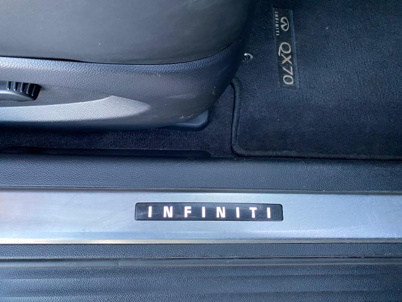 Infiniti QX70 3.7 AWD, снимка 9 - Автомобили и джипове - 46405423