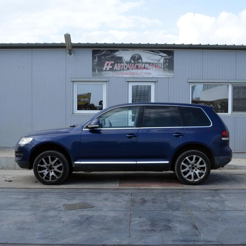 VW Touareg 3.0 TDI, снимка 3 - Автомобили и джипове - 30351920