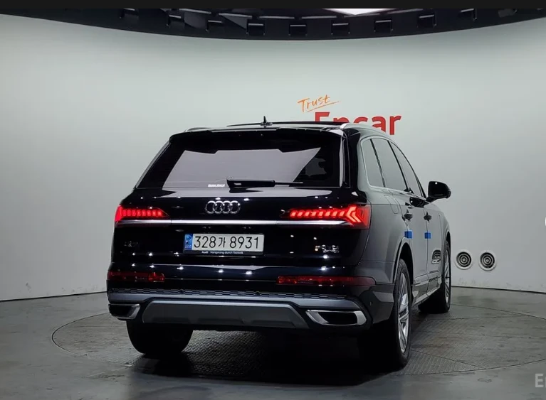 Audi Q7 * Premium* * HeadUp* AвтоКредит* (ЦЕНА ДО БГ), снимка 4 - Автомобили и джипове - 53831424