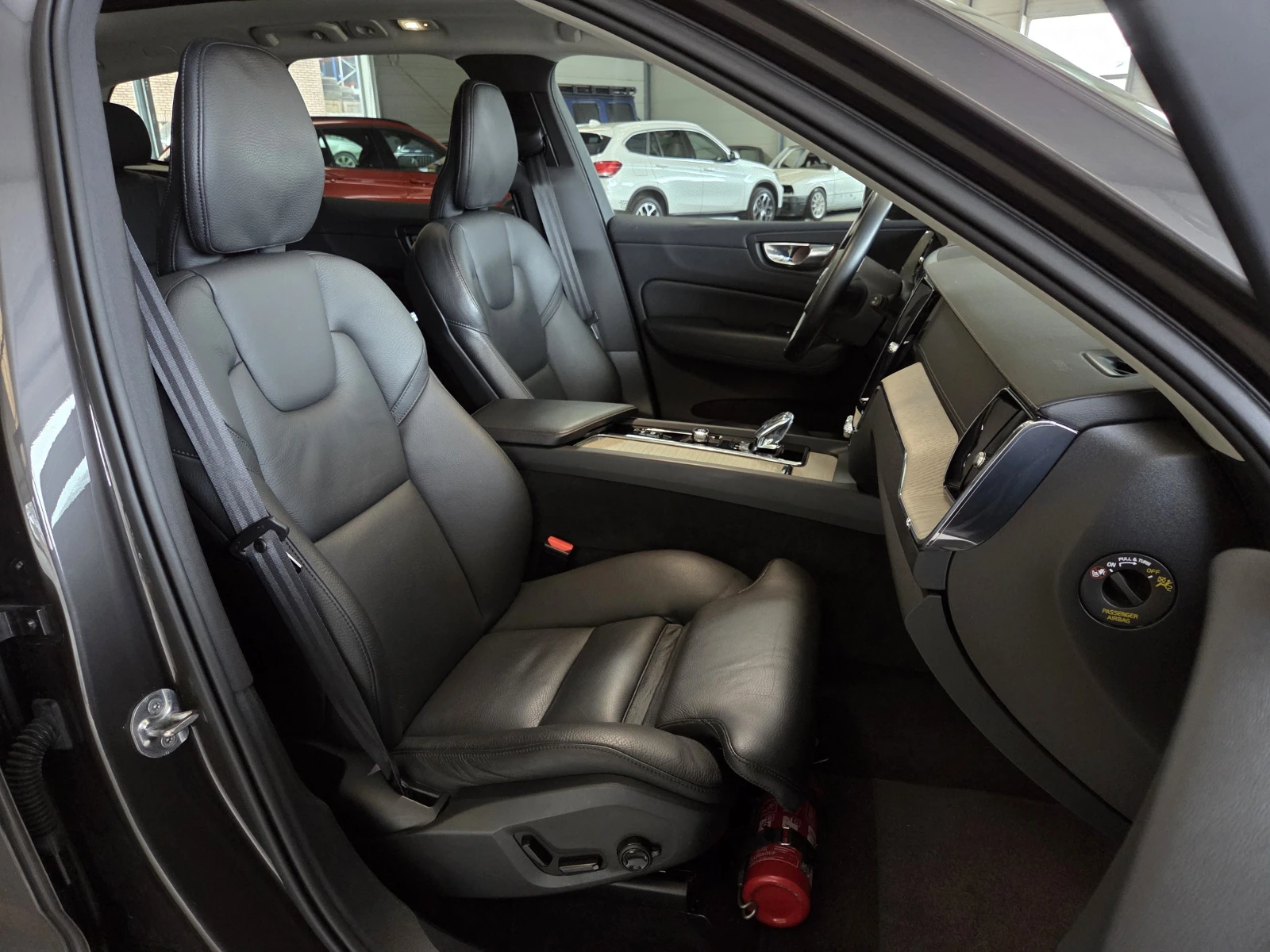 Volvo XC60 T6 Inscription, снимка 11 - Автомобили и джипове - 53769216