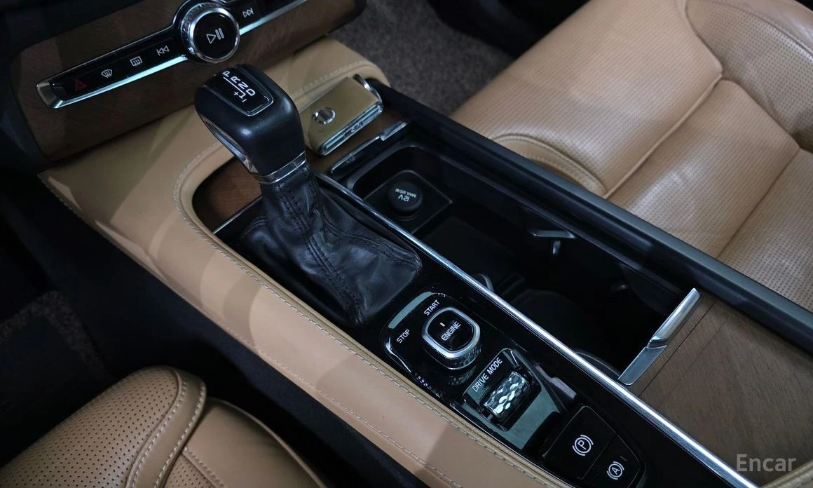 Volvo Xc90 Т6 INSCRIPTION* PANO* ОБДУХВАНЕ* КОЖА* НАВИ* ПОДГР, снимка 8 - Автомобили и джипове - 54168729