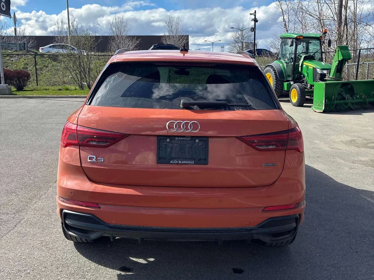 Audi Q3 * Technik * ПОДГРЕВИ * 360 * PANO * CARFAX, снимка 4 - Автомобили и джипове - 54513212