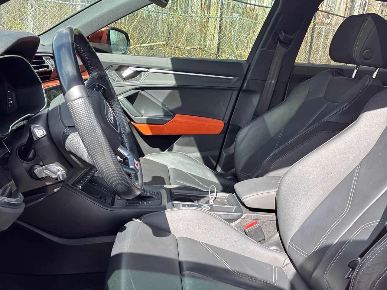 Audi Q3 * Technik * ПОДГРЕВИ * 360 * PANO * CARFAX, снимка 14 - Автомобили и джипове - 54513212