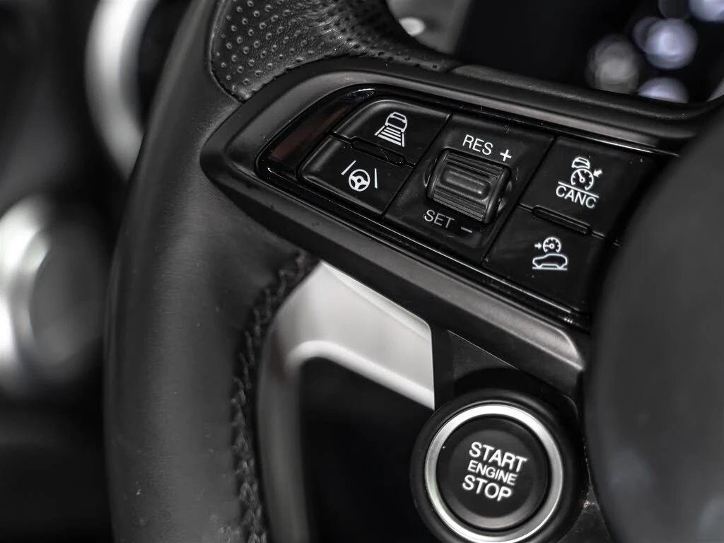 Alfa Romeo Stelvio Veloce AWD | Bianco Alfa, снимка 15 - Автомобили и джипове - 55943786