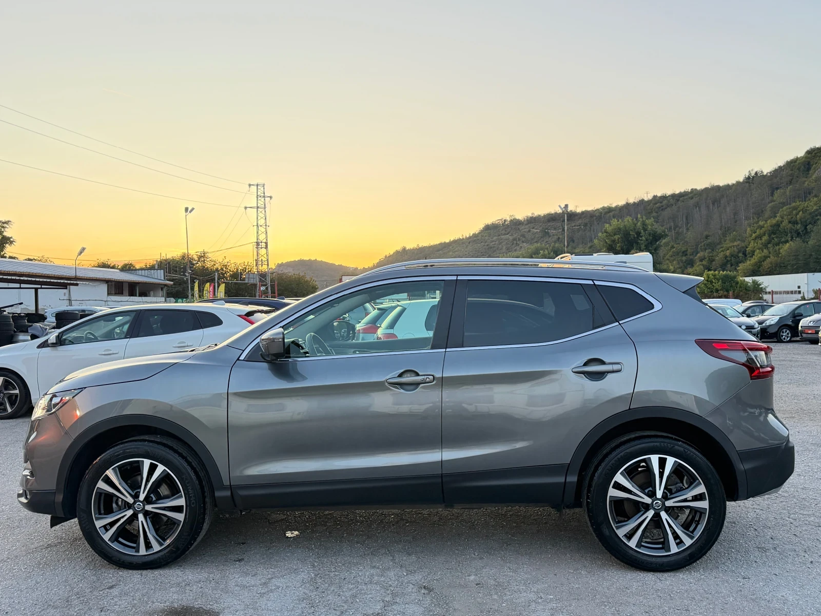 Nissan Qashqai 1.5dCI 137 000KM= FACELIFT= КАМЕРА= НАВИ= FULL LED, снимка 5 - Автомобили и джипове - 56183446
