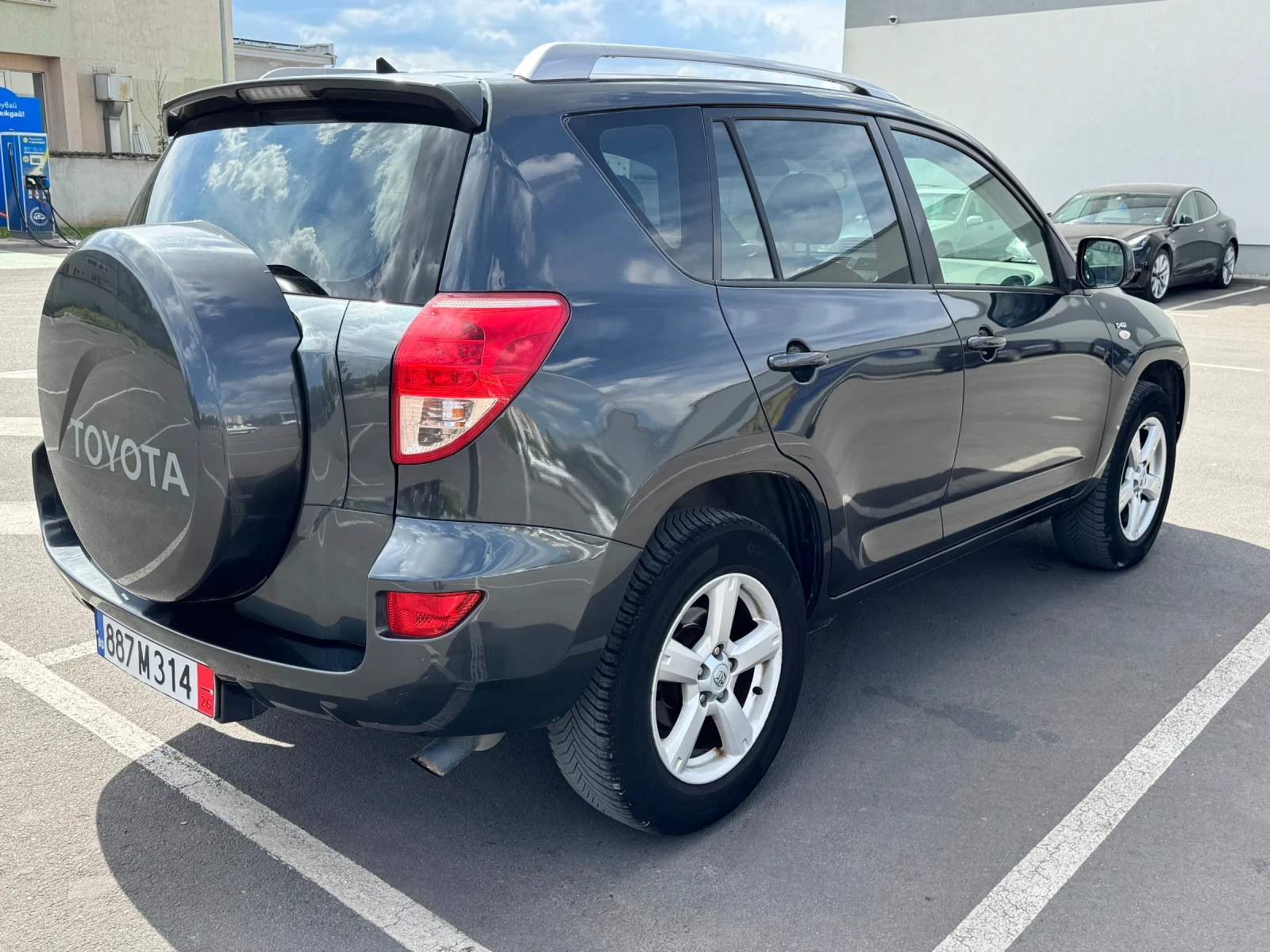 Toyota Rav4 2.2 D4D, снимка 4 - Автомобили и джипове - 56293423
