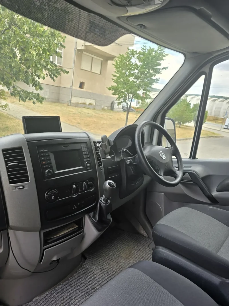 VW Crafter, снимка 11 - Бусове и автобуси - 52269674