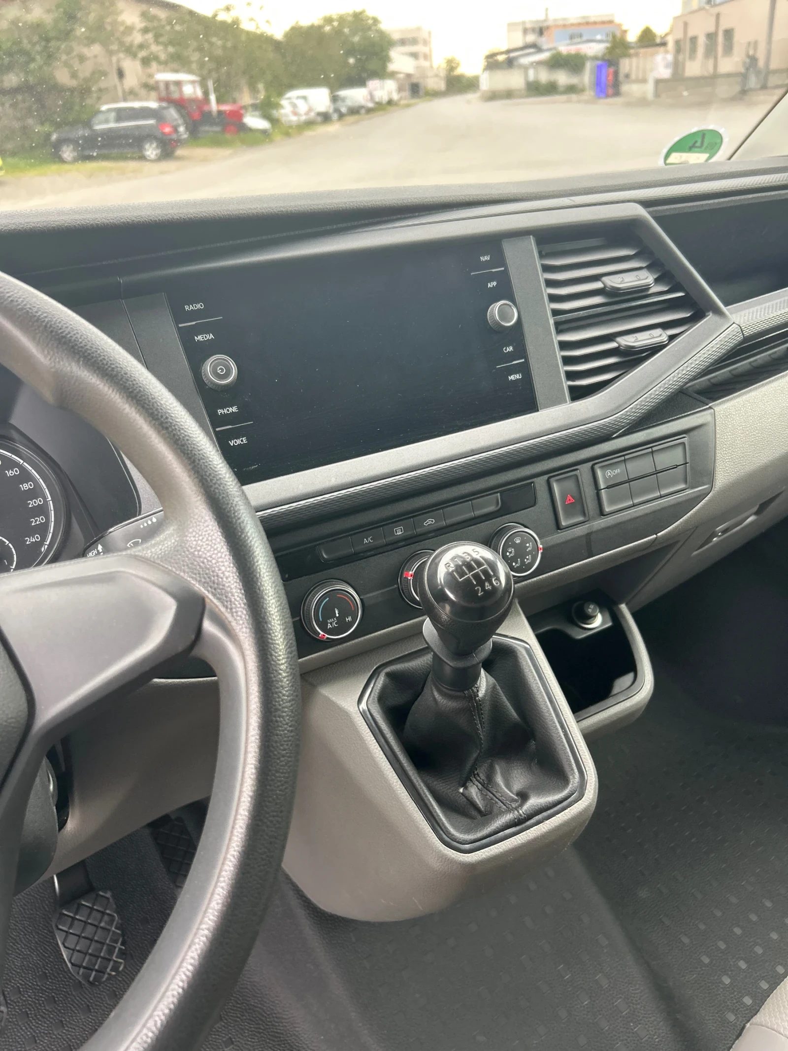 VW Transporter T6 2.0TDI 150ps LONG 2021г , снимка 15 - Бусове и автобуси - 54649313