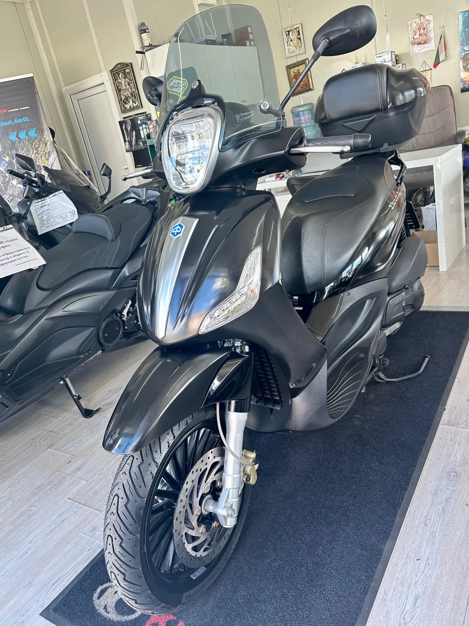 Piaggio Beverly 300i LED 09.2015г. - изображение 7