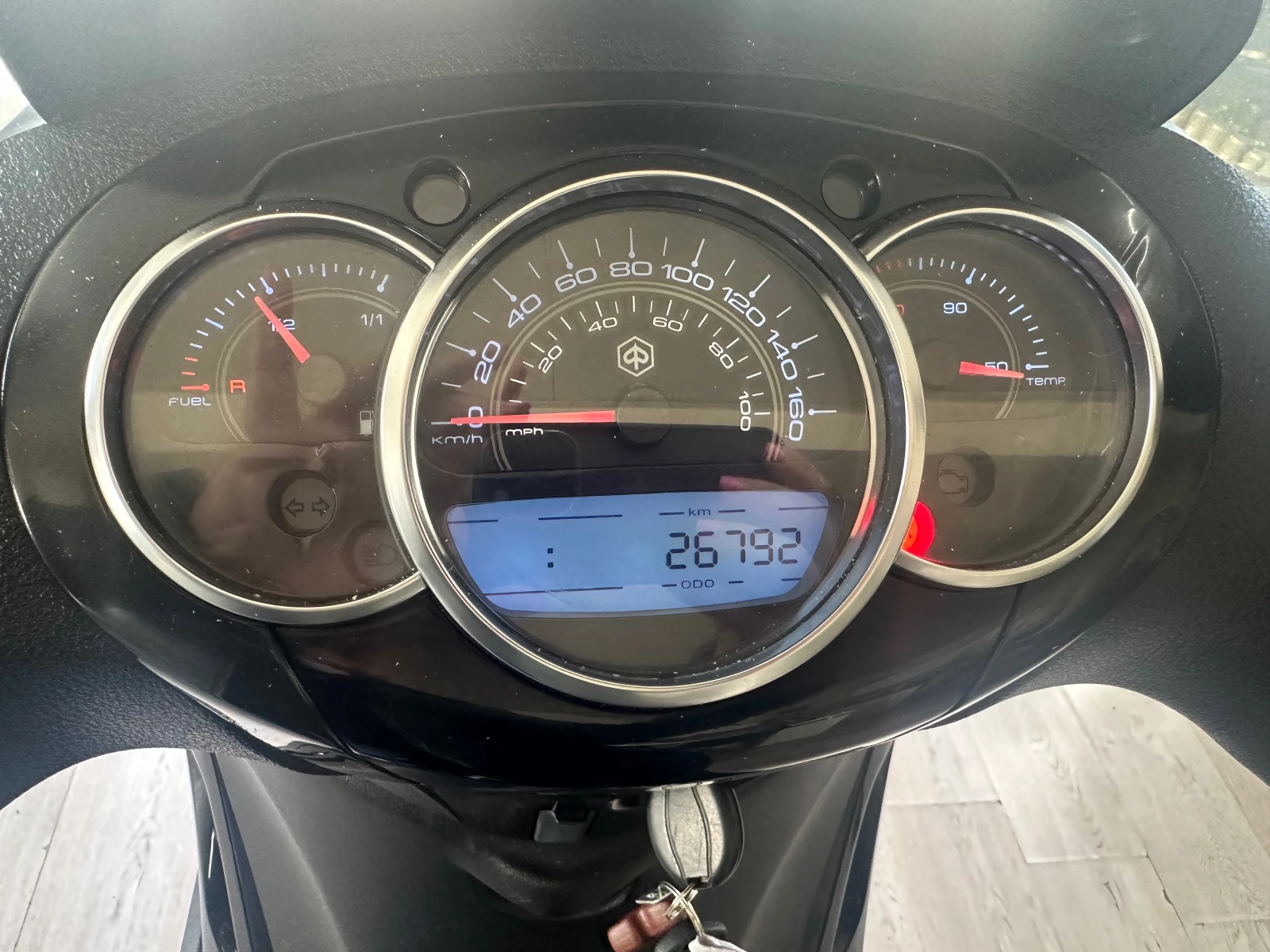 Piaggio Beverly 300i LED 09.2015г. - изображение 2