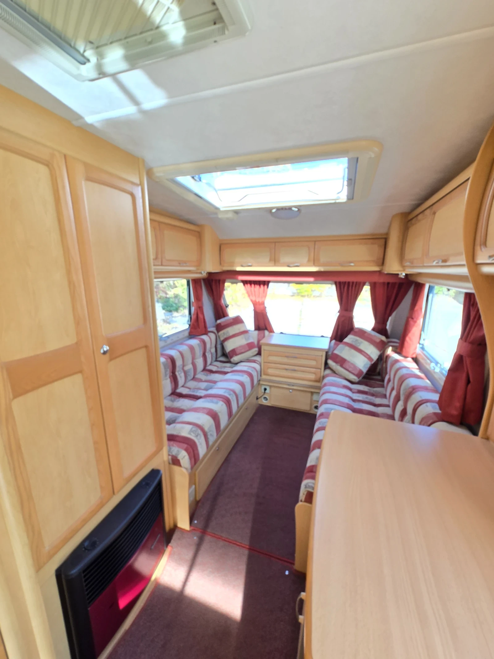 Каравана Eldis Odyssey , снимка 7 - Каравани и кемпери - 56438905