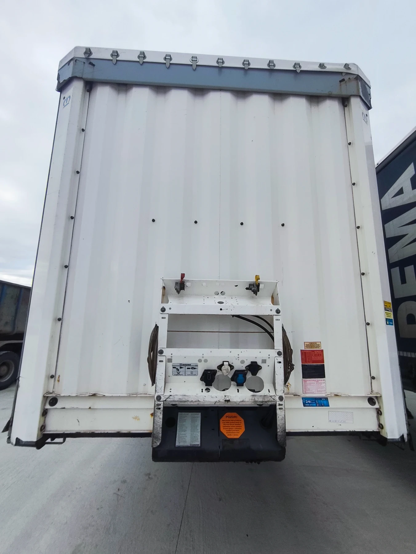 Полуремарке Krone, снимка 7 - Ремаркета - 54030655