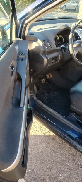 Toyota Corolla verso, снимка 10