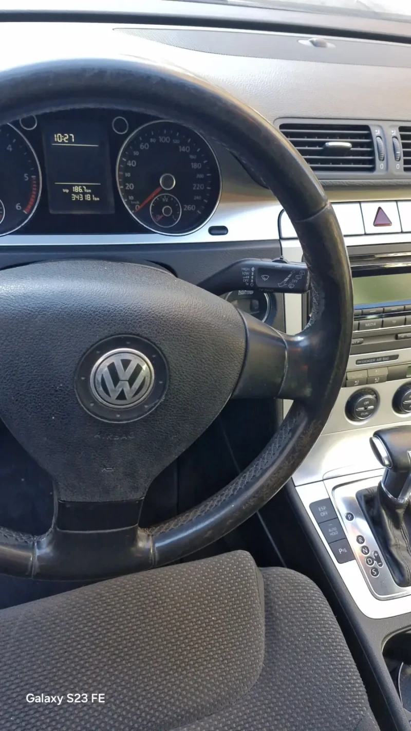 VW Passat, снимка 5 - Автомобили и джипове - 47926599