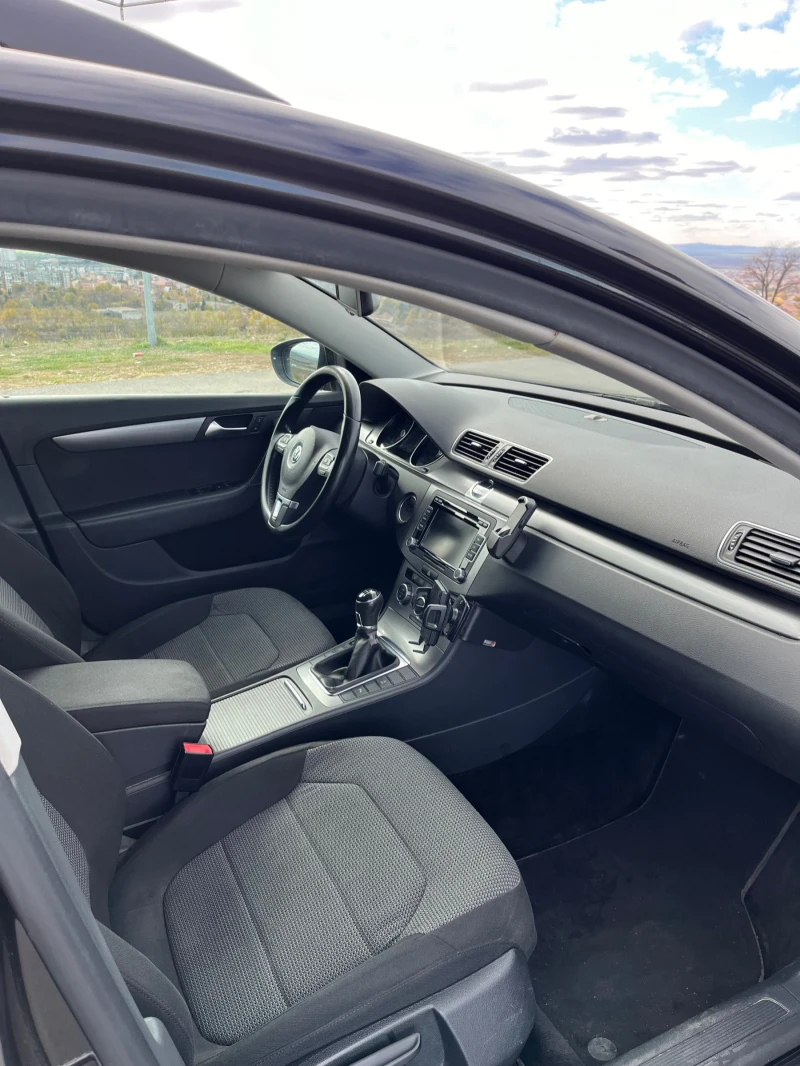 VW Passat 2.0TDI, снимка 12 - Автомобили и джипове - 47929930