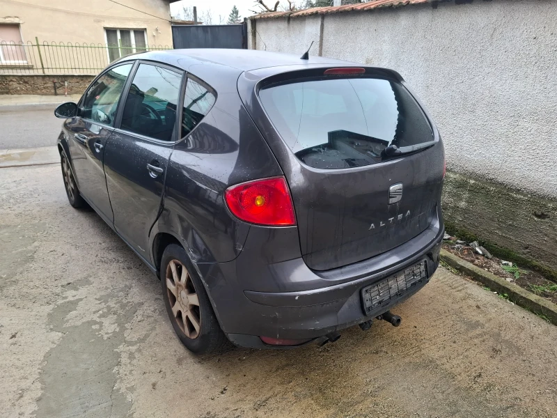 Seat Altea 1.9 TDI 105к.с., снимка 4 - Автомобили и джипове - 48403071