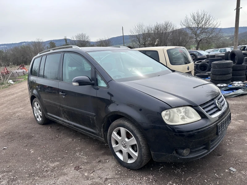 VW Touran, снимка 3 - Автомобили и джипове - 51485249