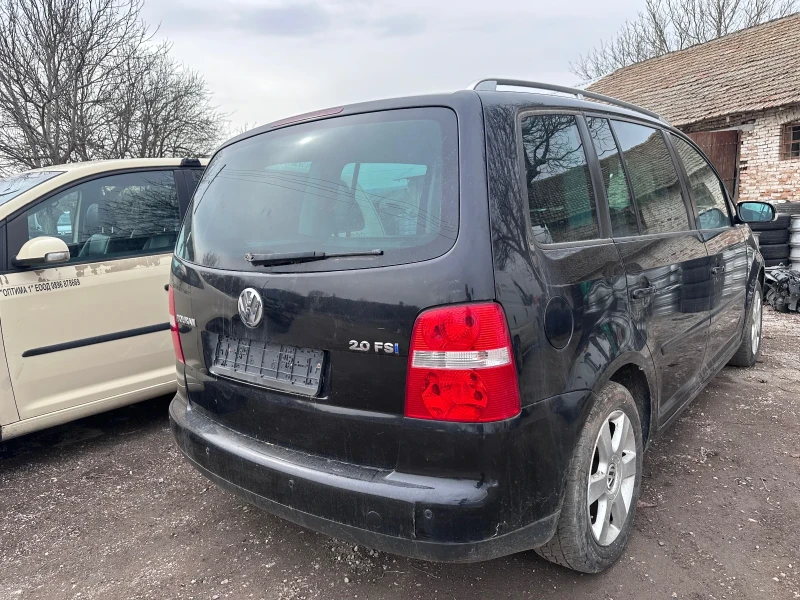 VW Touran, снимка 4 - Автомобили и джипове - 51485249