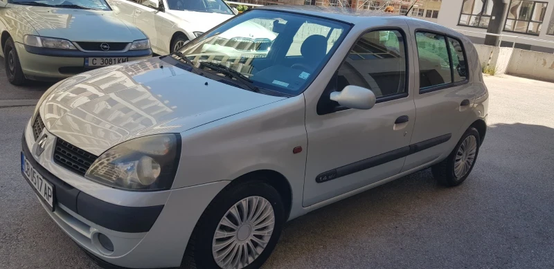 Renault Clio 1, 4 16 V AUTOMAT, снимка 3 - Автомобили и джипове - 53052779