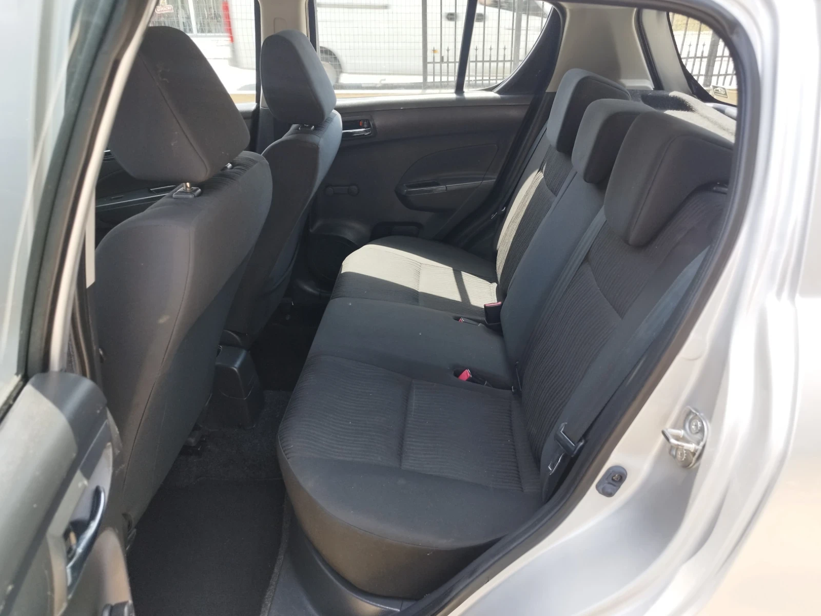 Suzuki Swift 1.25i - изображение 10