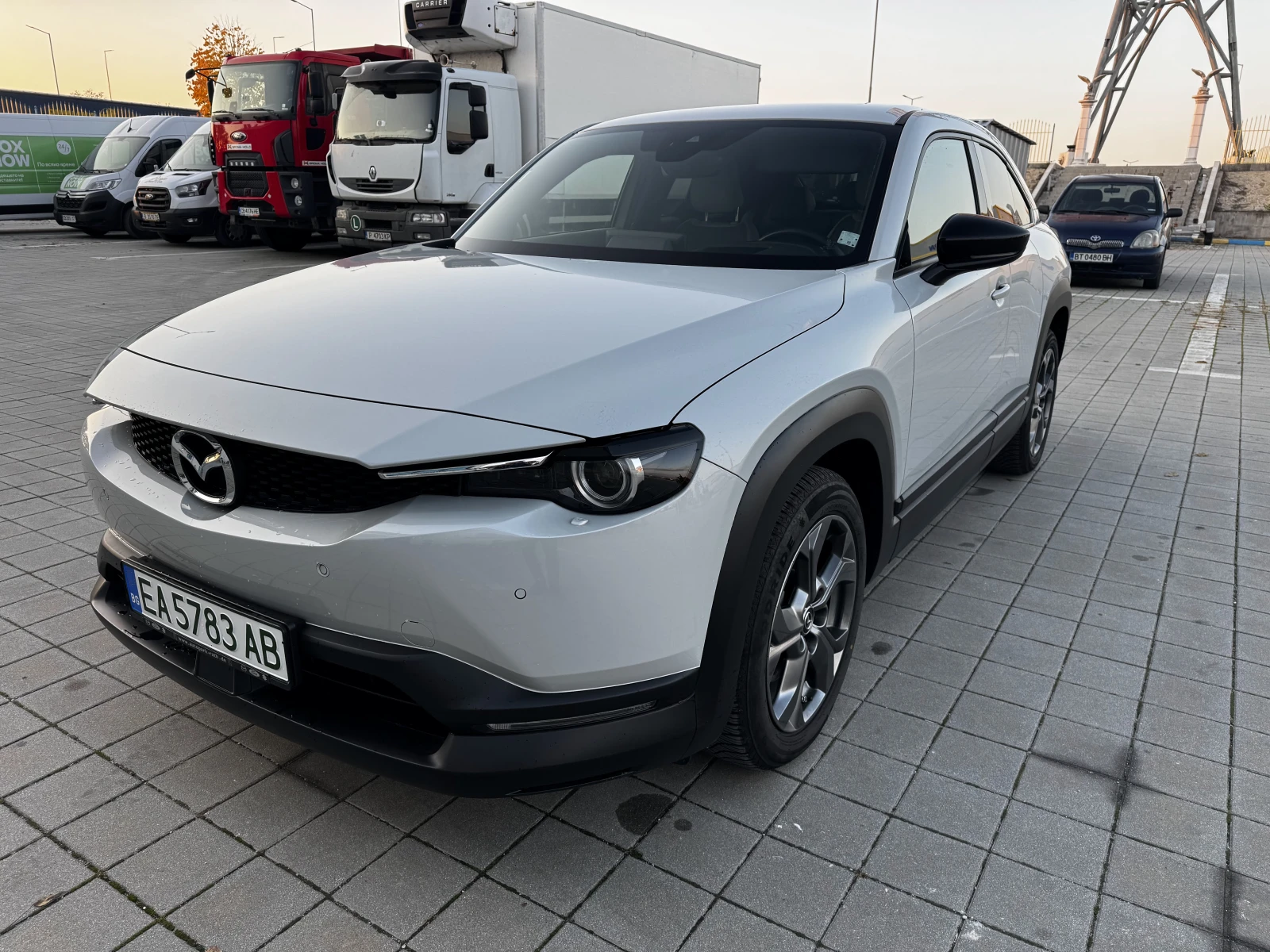 Mazda MX-30  - изображение 2