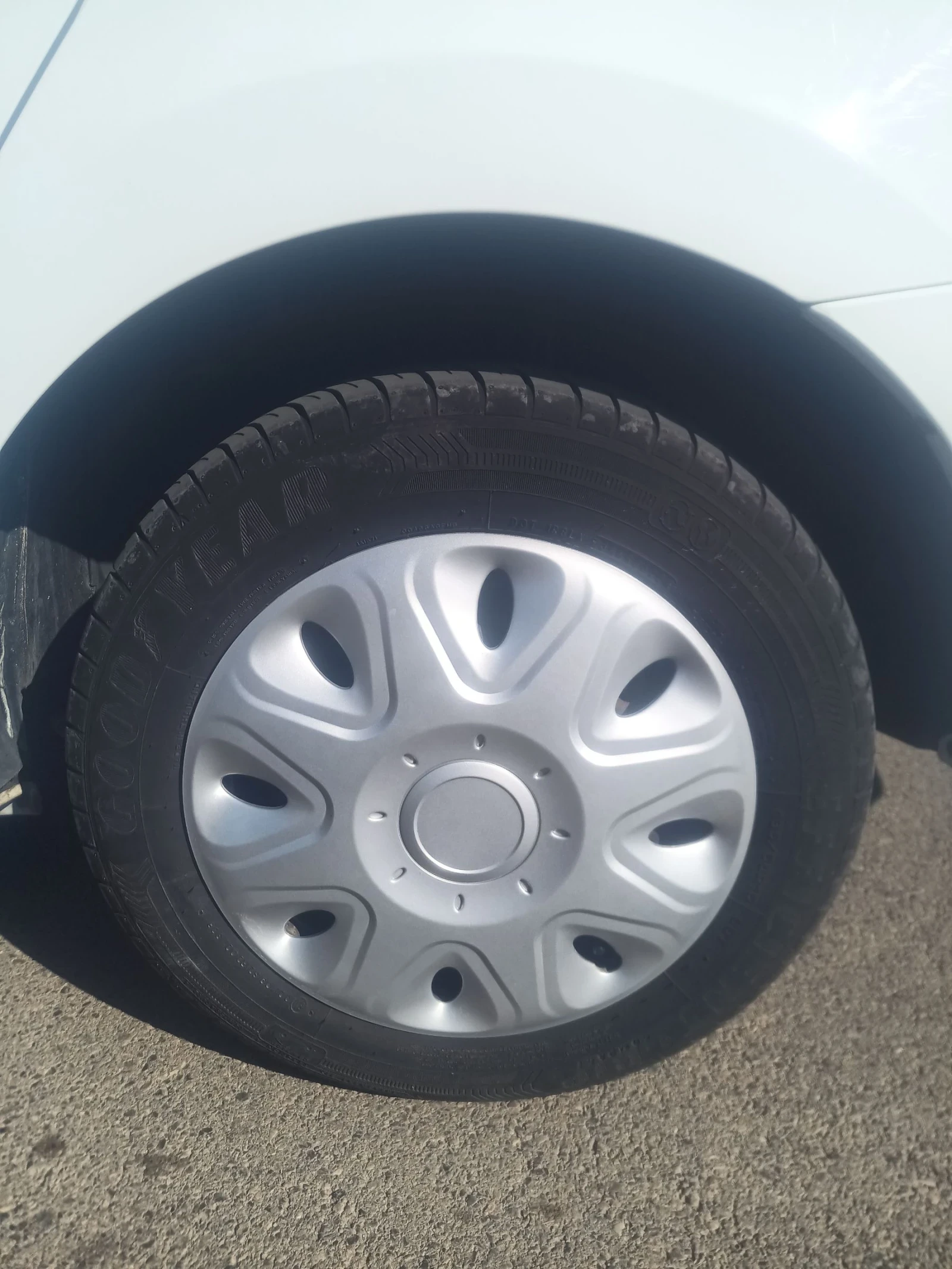 Dacia Logan 1.5 dci - изображение 9