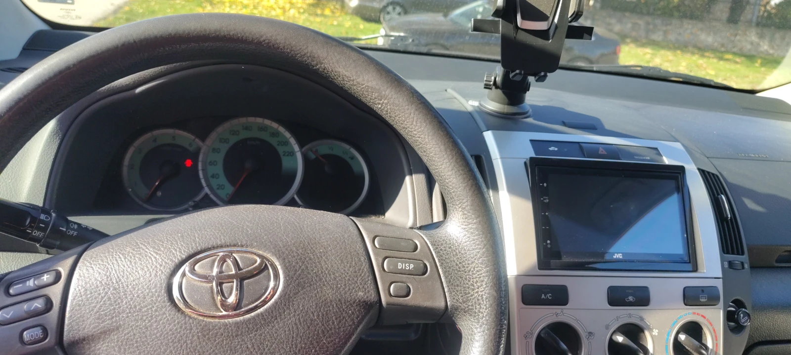 Toyota Corolla verso  - изображение 6