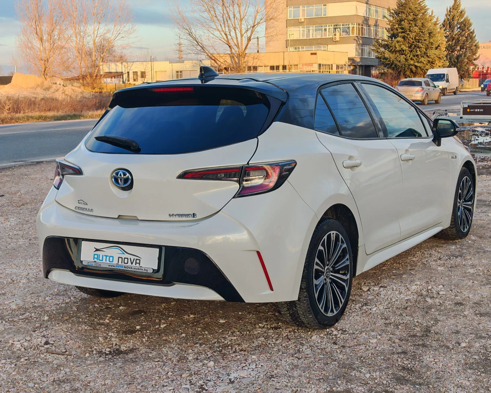 Toyota Corolla 1.8 ХИБРИД 122 К.С. 69 000 КМ!!! LOUNGE! НОВА! - изображение 7