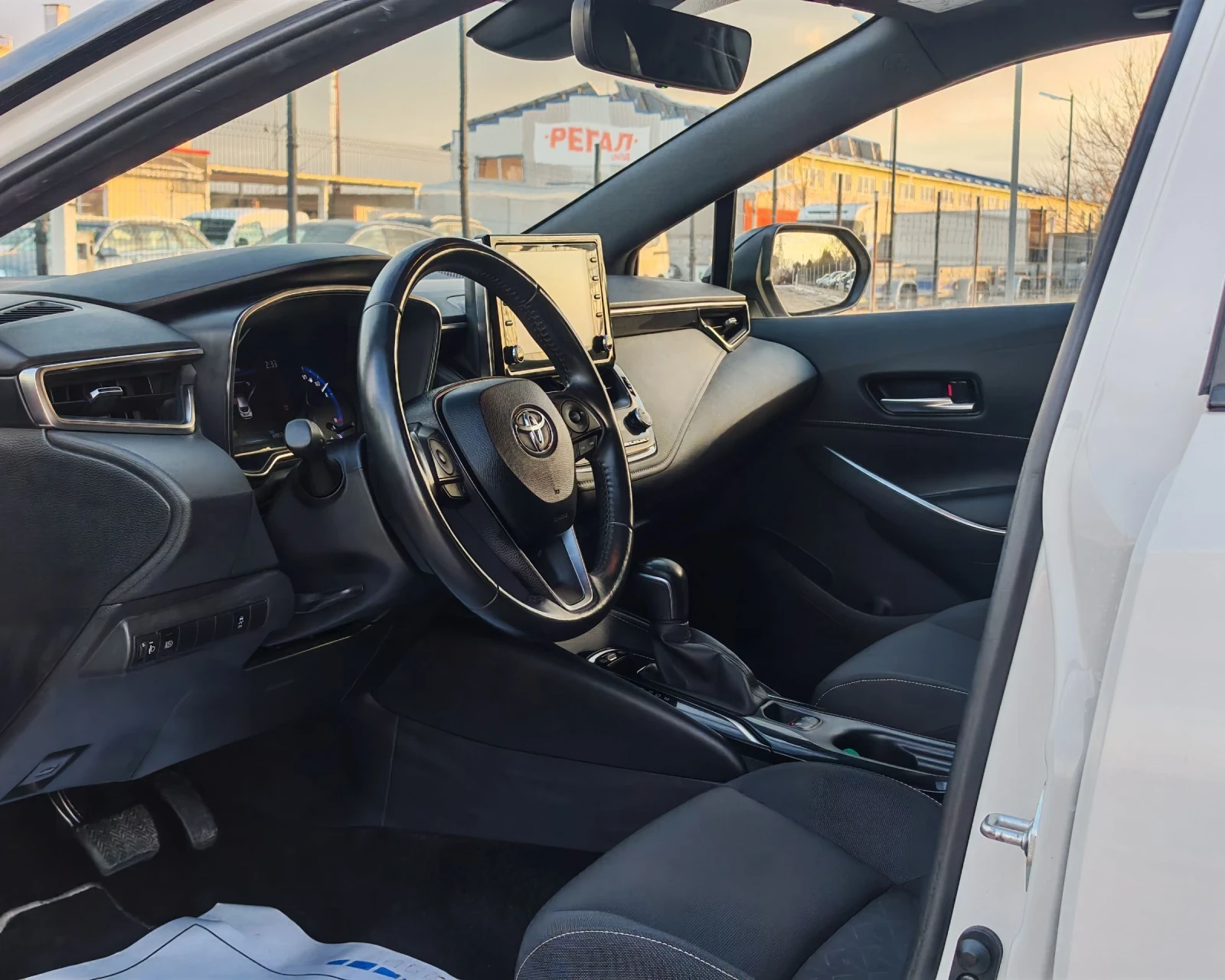 Toyota Corolla 1.8 ХИБРИД 122 К.С. 69 000 КМ!!! LOUNGE! НОВА! - изображение 8