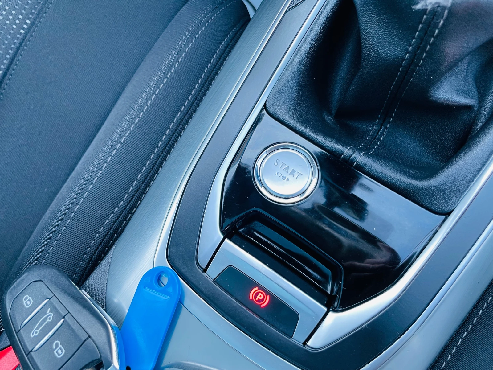 Peugeot 308 1.6HDI* 120* 2016, снимка 17 - Автомобили и джипове - 54101834