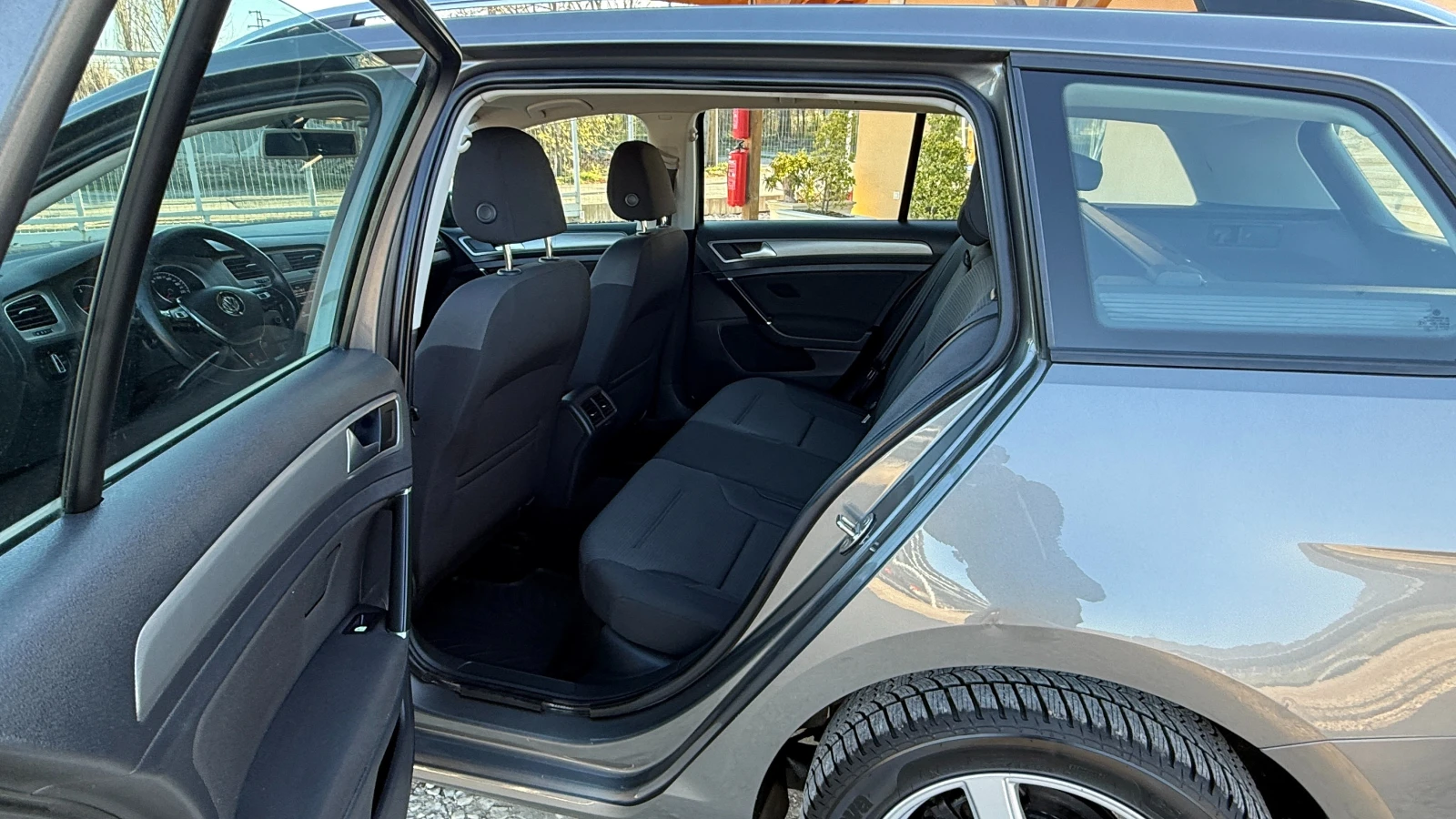 VW Golf 1.6TDI/105кс/5скорости/BLUEMOTION, снимка 17 - Автомобили и джипове - 54130623